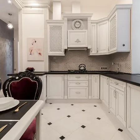 на конопницької 4 Apartment Lviv